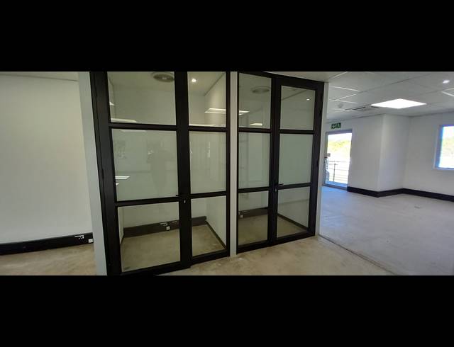 1,013M² OFFICE TO LET IN BRYANSTON